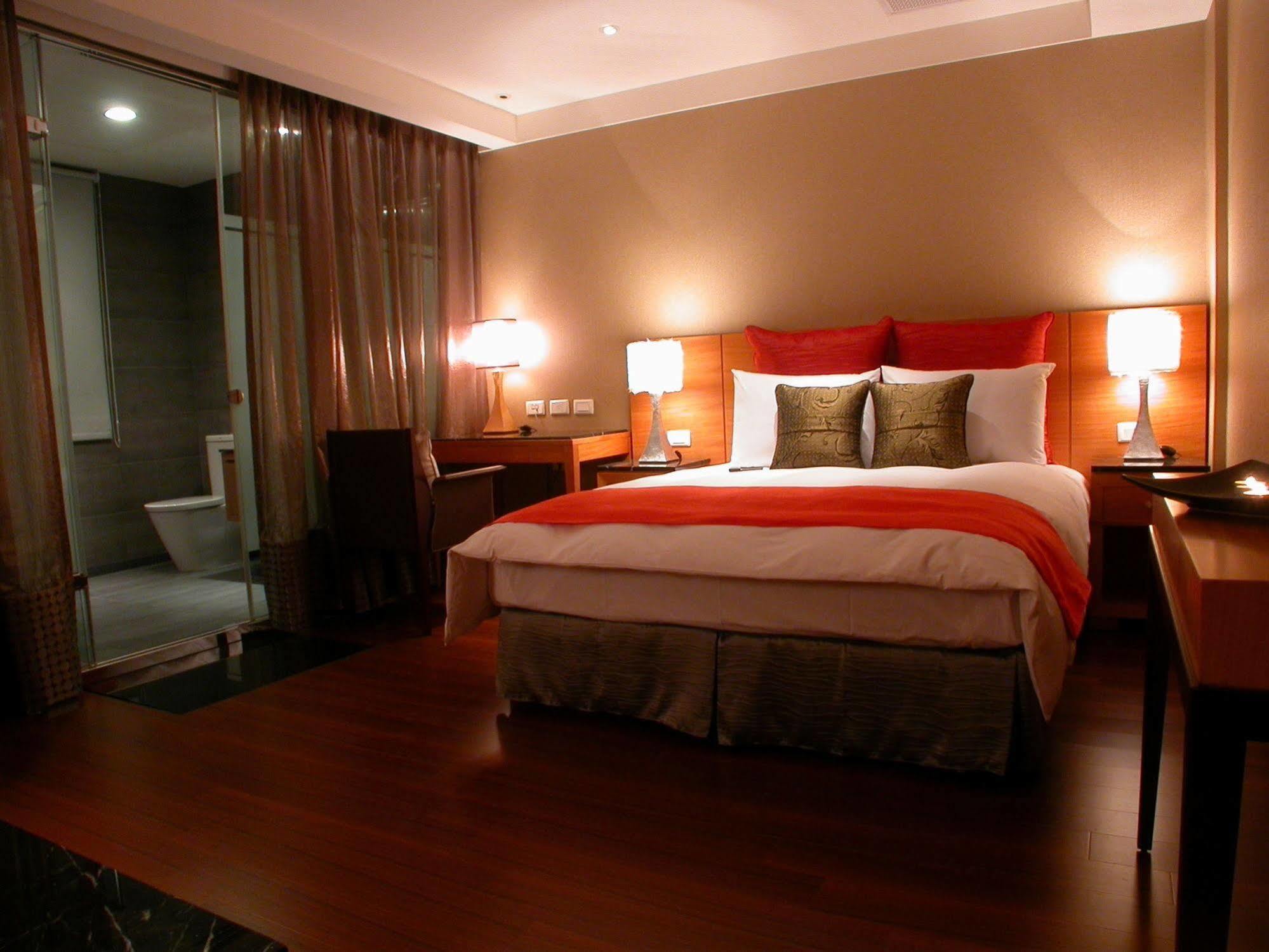 Aqua Bella Hotel Taipei Bagian luar foto